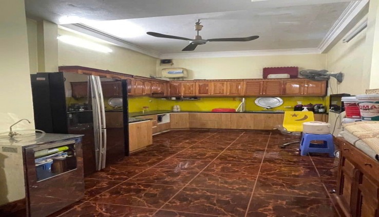 Cho thuê nhà Phố Vương Thừa Vũ, 4 tầng, 50m2, 3 ngủ, 3 WC, 12 Triệu/th